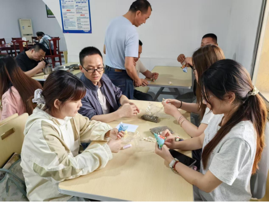 【网络中国节·端午】汉寿县坡头镇：新时代文明实践所开展缝香包迎端午活动