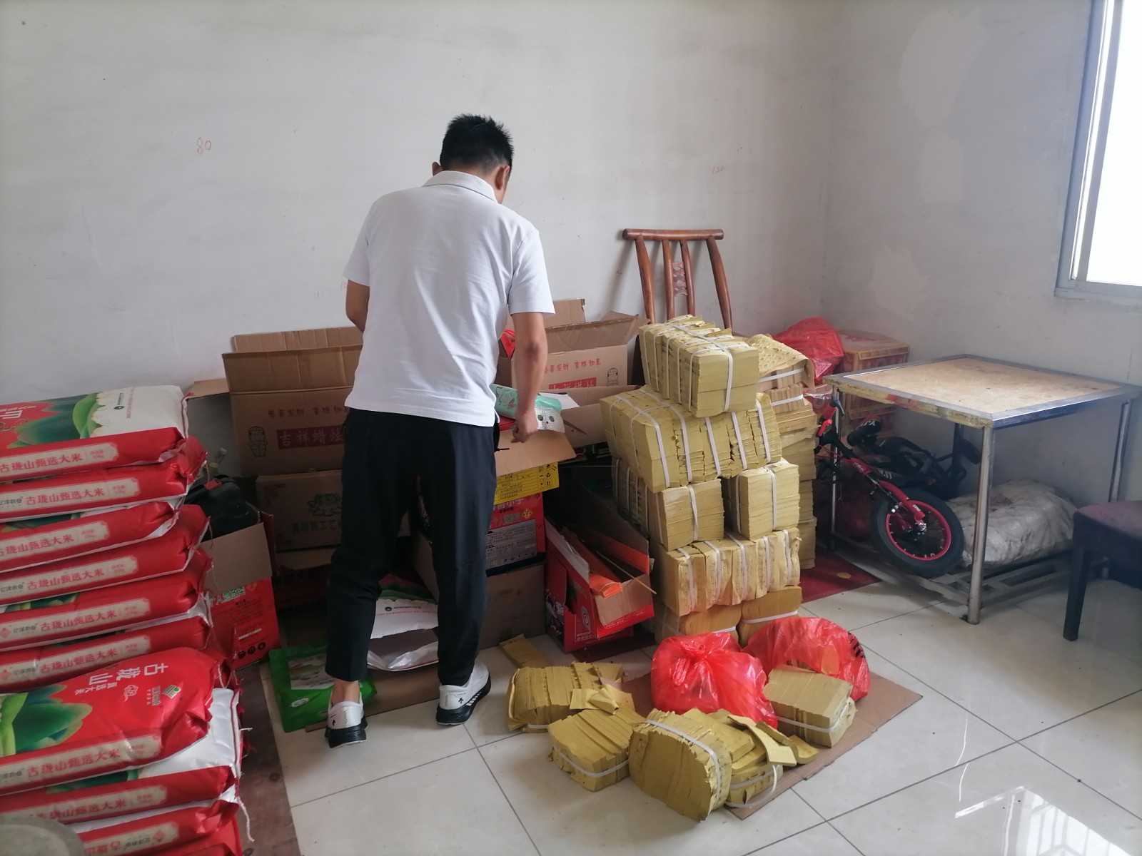 汉寿县沧浪街道开展安全生产大排查 严打烟花爆竹违法行为