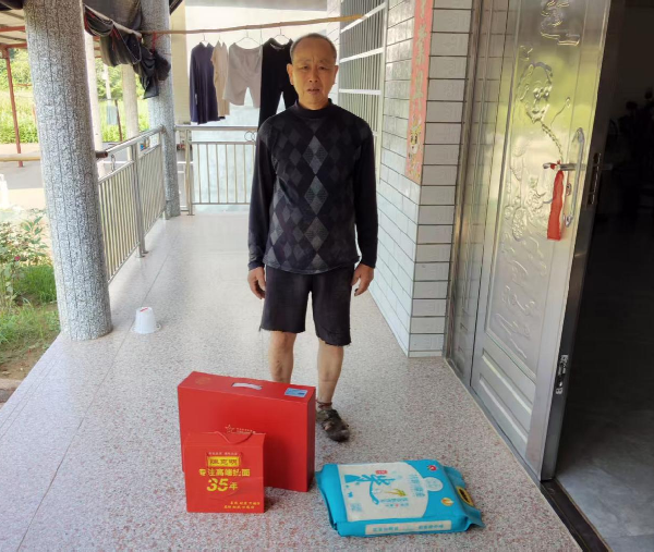 汉寿县酉港镇：“八一”慰问困难退役军人活动 情暖老兵心