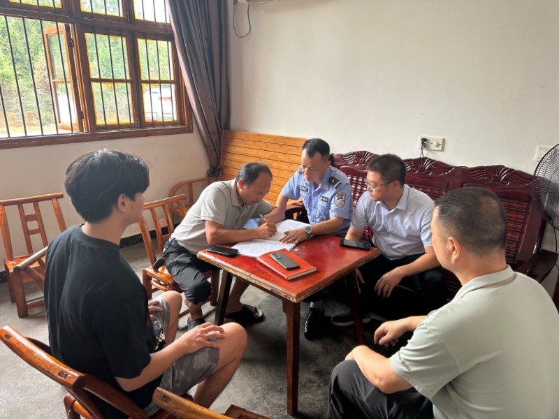 汉寿县朱家铺镇多部门联动开展秋季征兵政审，严把兵源质量关