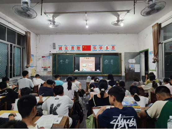 汉寿县丰家铺镇：禁毒教育进校园，筑牢青春“防毒墙”