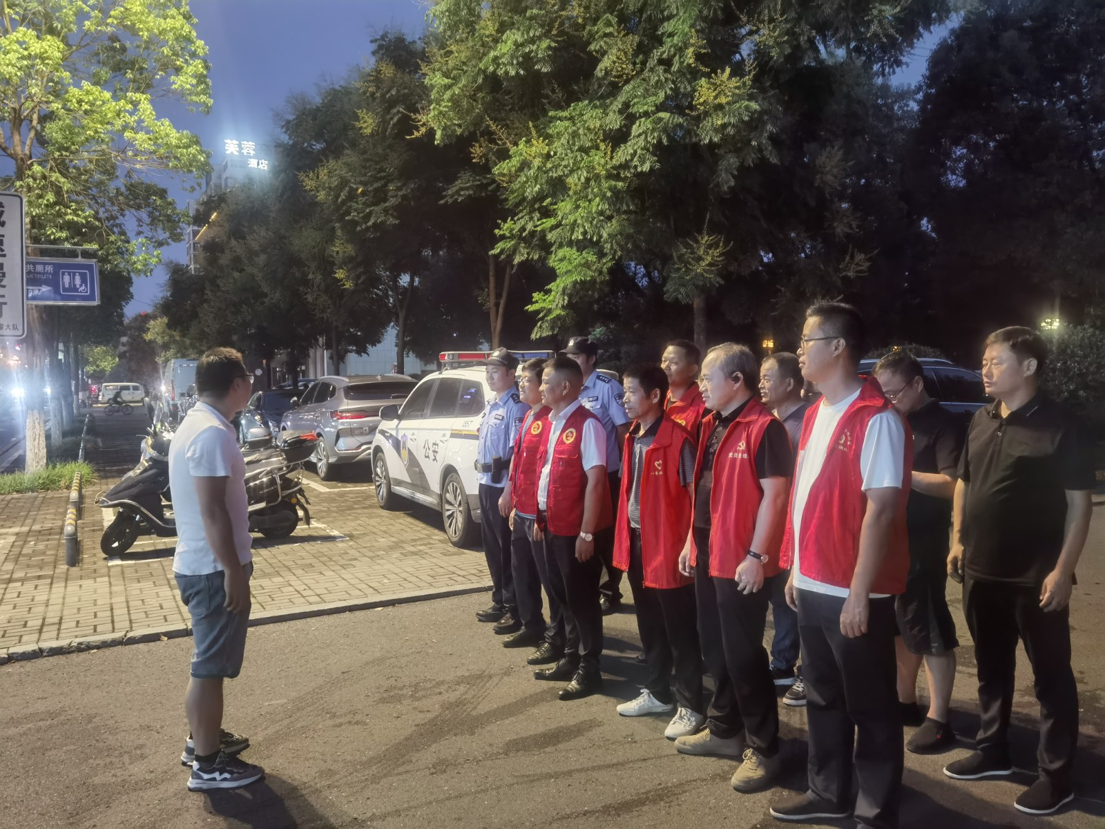 漢壽縣滄浪街道：加強(qiáng)夜間巡邏 守護(hù)轄區(qū)平安