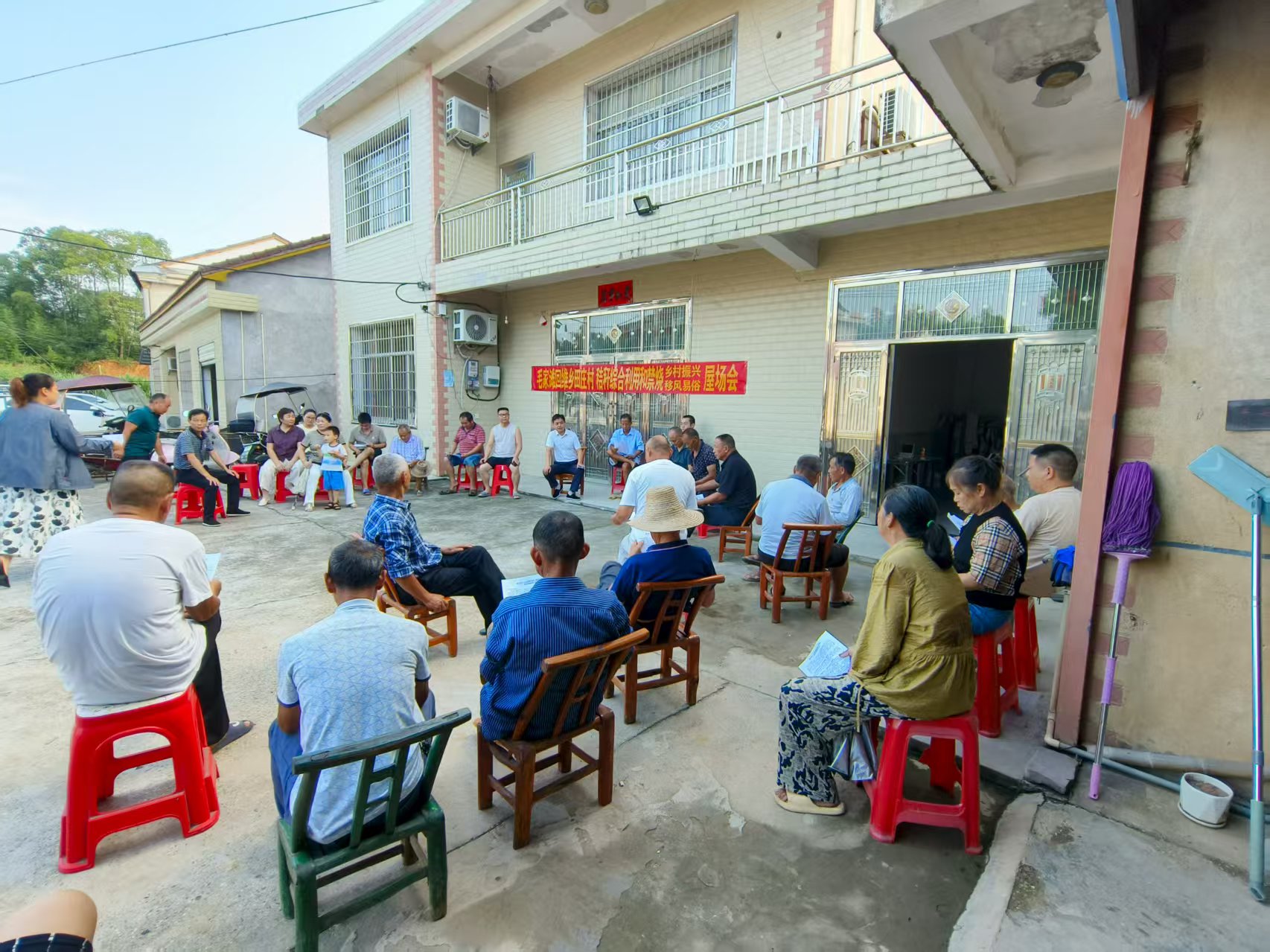 汉寿县毛家滩回维乡：面对面、心贴心，推动秸秆禁烧政策落地