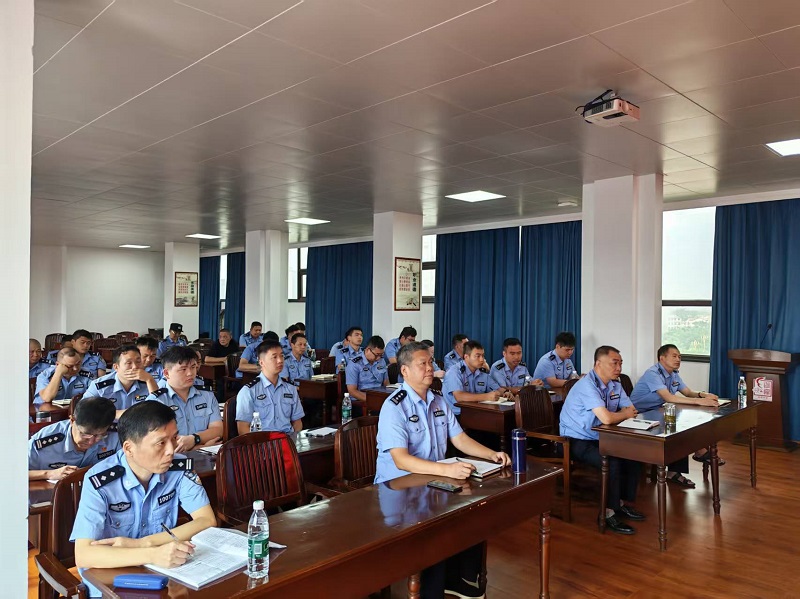 漢壽縣交警大隊(duì)：舉辦法制及事故處理業(yè)務(wù)培訓(xùn)會(huì)