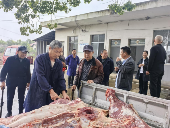 汉寿县坡头镇：乡贤爱心暖桑梓 捐赠情满敬老院