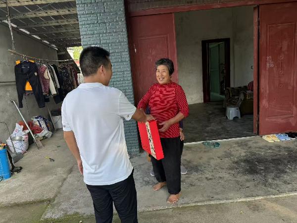 【我们的节日·中秋】汉寿县酉港镇：双节走访送温暖  浓浓关怀显真情