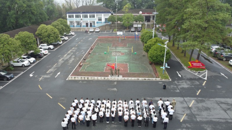 汉寿县朱家铺镇：喜迎国庆，共升国旗