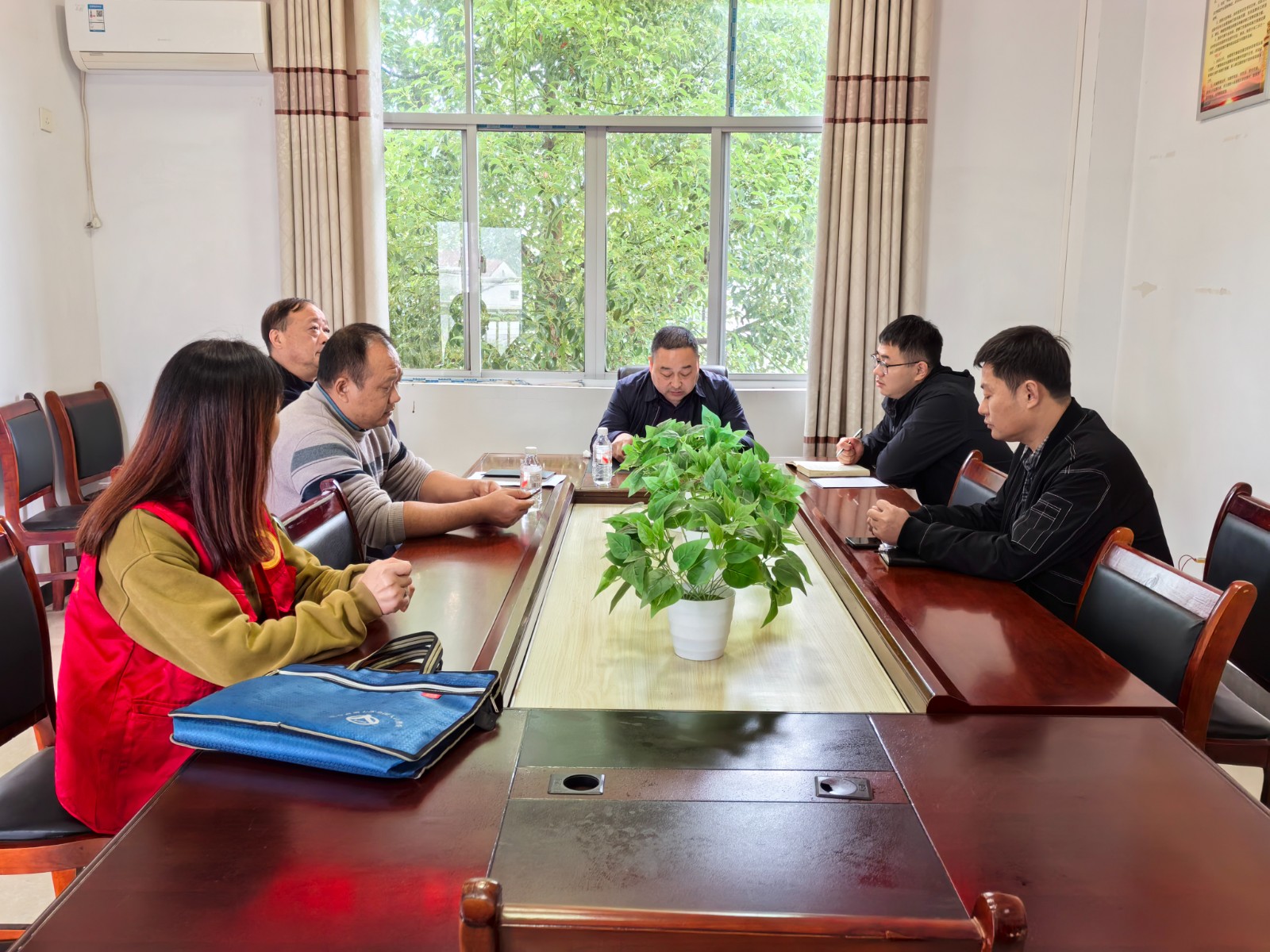 汉寿县沧浪街道调研秸秆禁烧与医保征缴 推动民生政策落地见效