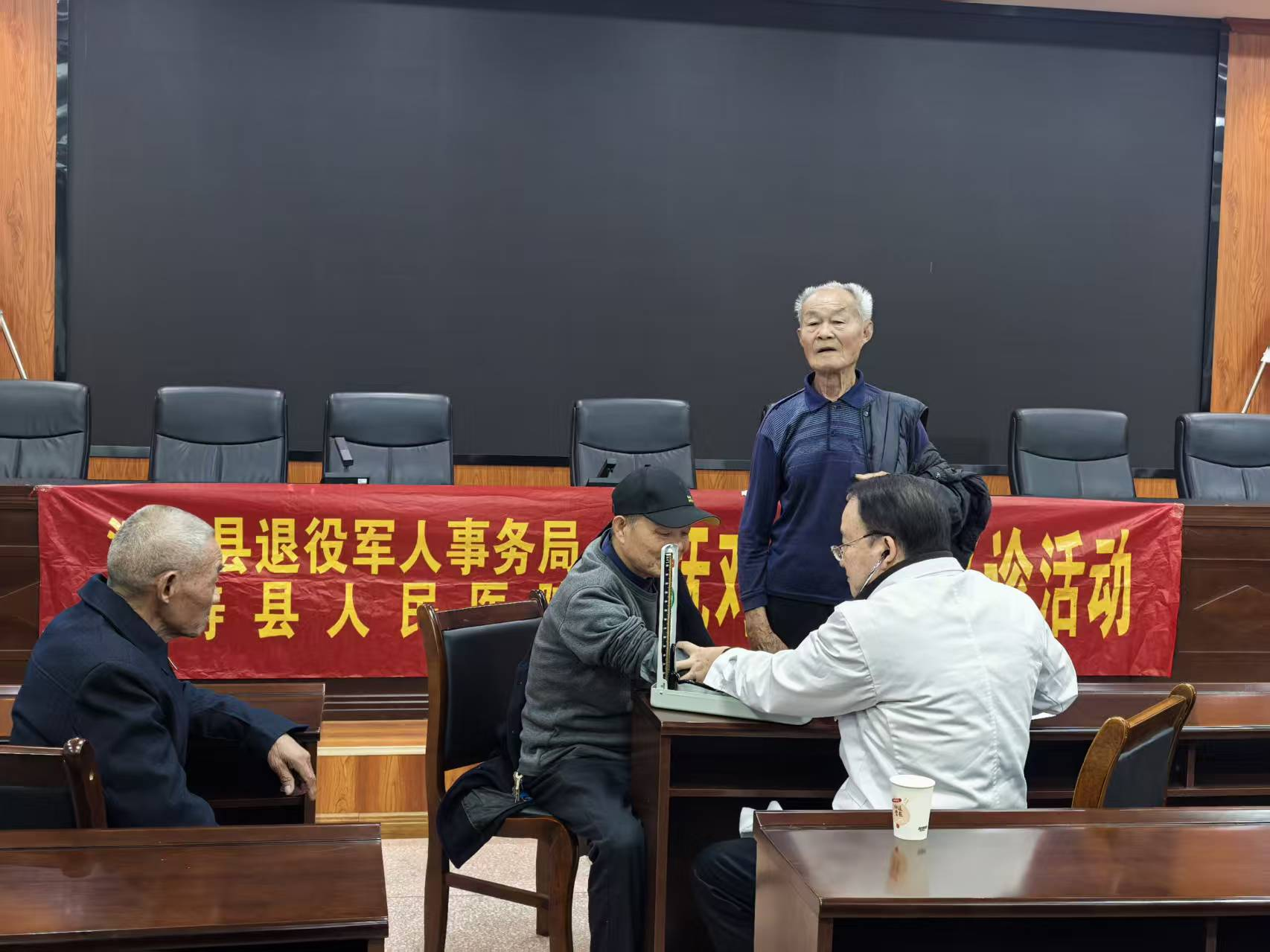 汉寿县蒋家嘴镇：情系老兵暖民心 巡诊服务送健康