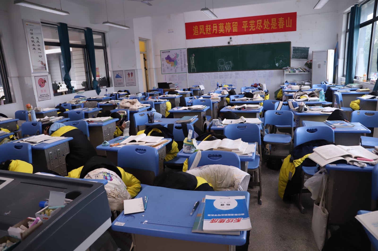 汉寿一中：消防应急疏散演练，筑牢校园安全防线