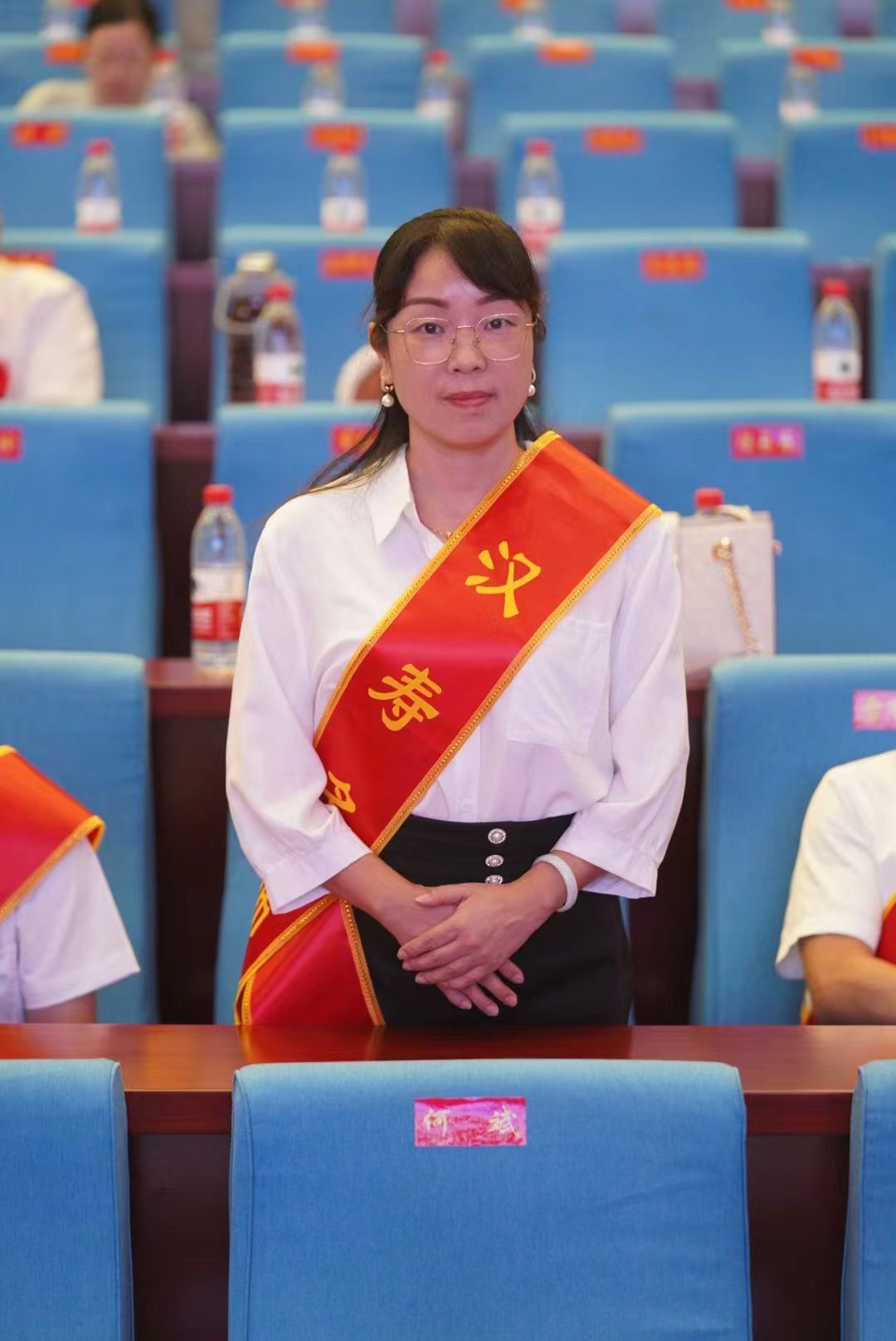 深耕杏坛廿五载，初心如磐育英才——记汉寿一中正高级教师周亚