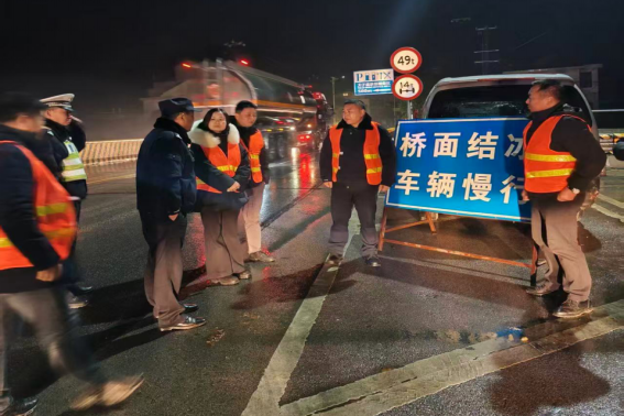 汉寿县太子庙镇：闻雪而动防灾害 暖心走访护民生