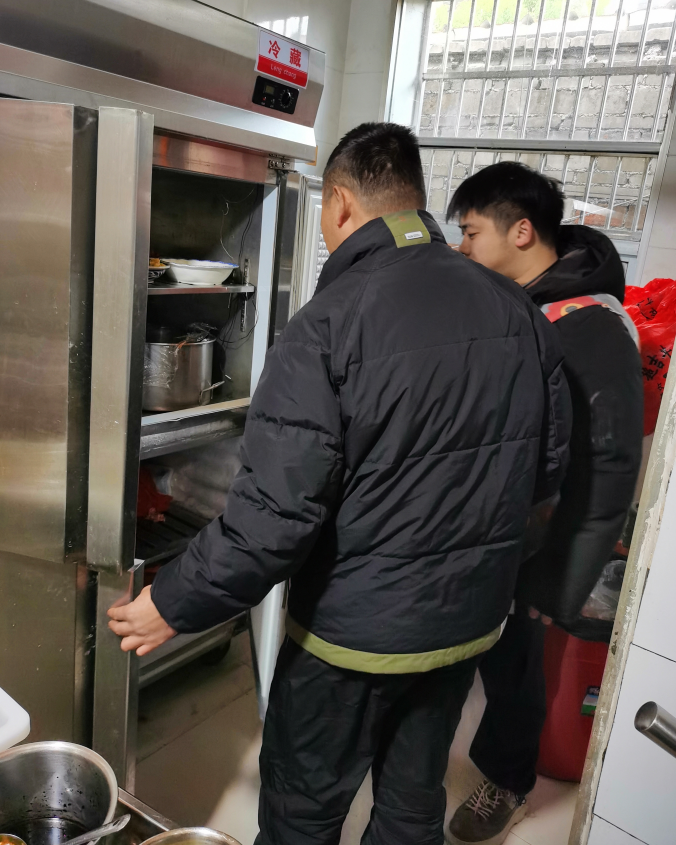 汉寿：“送法进餐馆” 筑牢野生动物“餐桌防线”