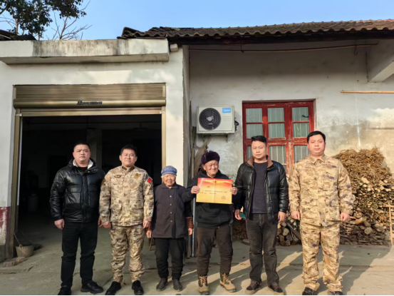 汉寿县洋淘湖镇：喜报送上门 尊崇暖人心