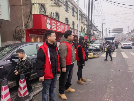 【新春走基层】汉寿县丰家铺镇：站好春节“执勤岗” 守护集镇“高颜值”