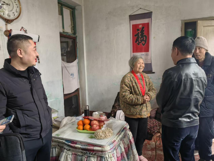 【新春走基层】92岁抗美援朝老兵何如松新春获暖心慰问：后勤女兵的峥嵘岁月与时代敬意