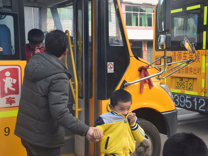 汉寿县百禄桥小太阳幼儿园：筑牢校车安全防线 守护幼儿平安成长