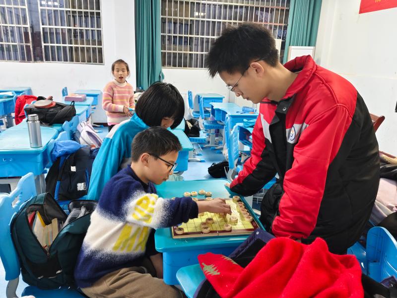 汉寿二中：开展“学雷锋”志愿服务活动