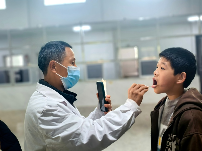 汉寿县毛家滩中学：开展年度学生健康体检工作