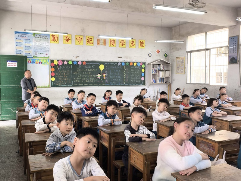 汉寿县岩嘴学校举办课堂素养大赛 规范育人见真章