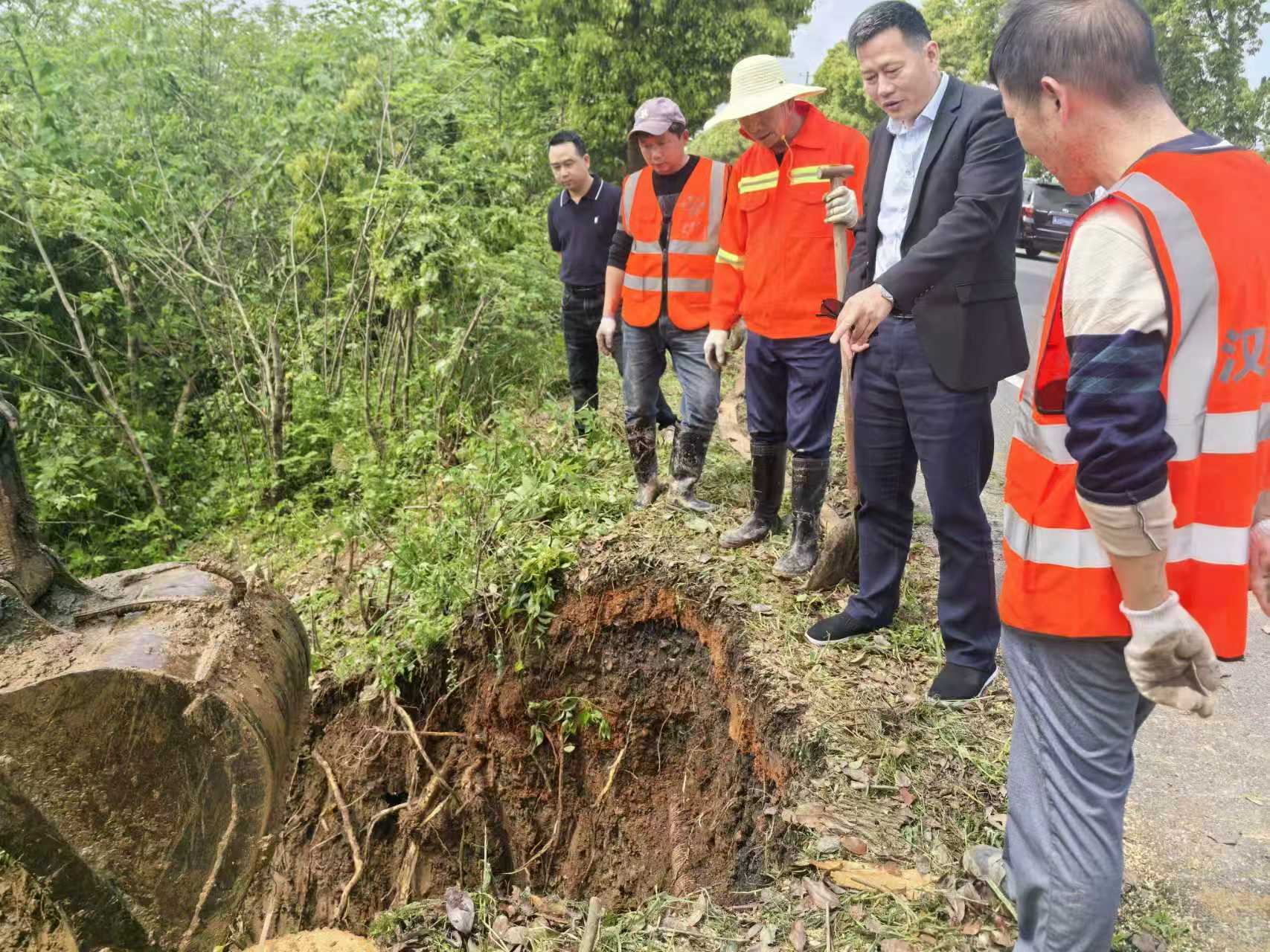 汉寿县公路建设养护中心汛期“四强化”筑牢出行安全防线