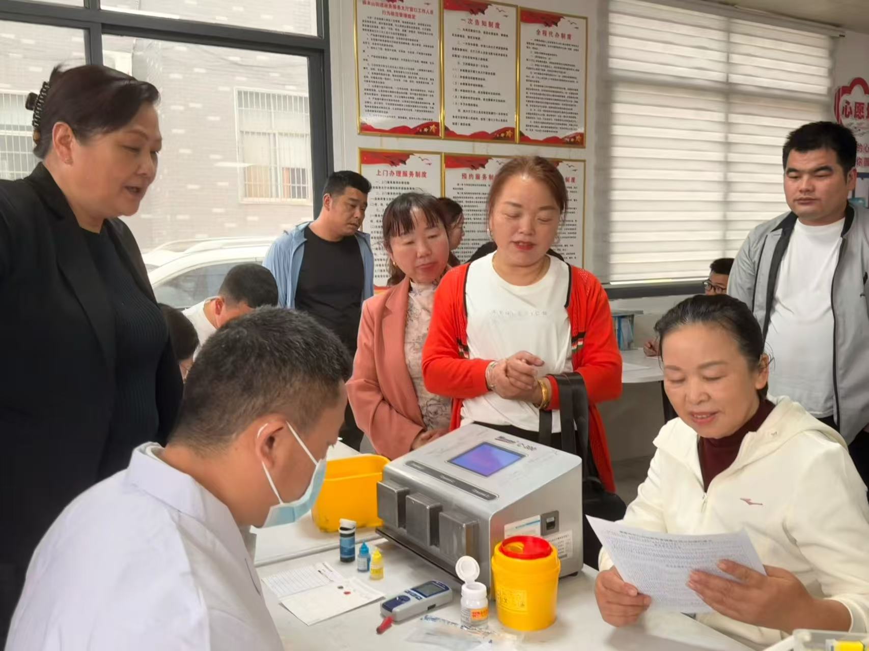 汉寿县株木山街道开展无偿献血活动，党员带头全民响应，累计献血近20000毫升