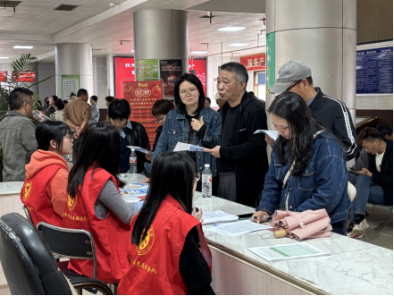 汉寿县社保服务进招聘会  打通惠民“最后一公里”