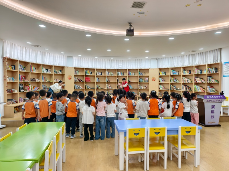 汉寿：大班幼儿走进图书馆，沉浸式体验阅读之美