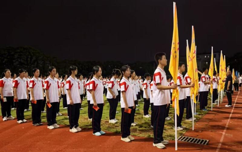 汉寿二中：开展夜间防震减灾应急疏散演练