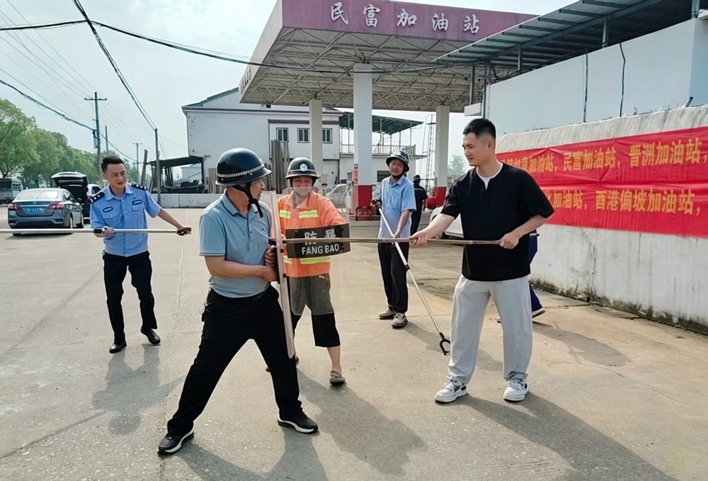 汉寿县坡头镇：开展反恐消防演练 筑牢加油站安全防线