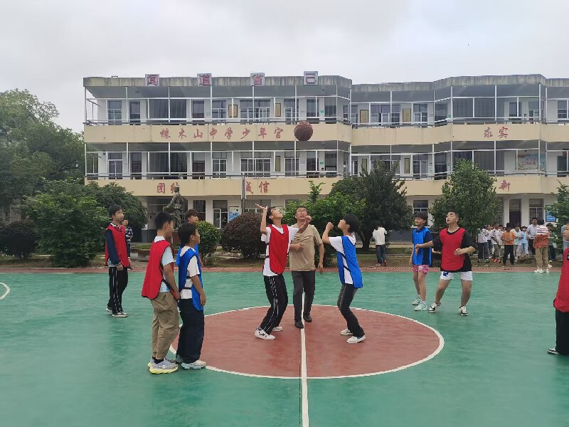 汉寿县株木山中学：热血赛场燃青春 团结拼搏展风采