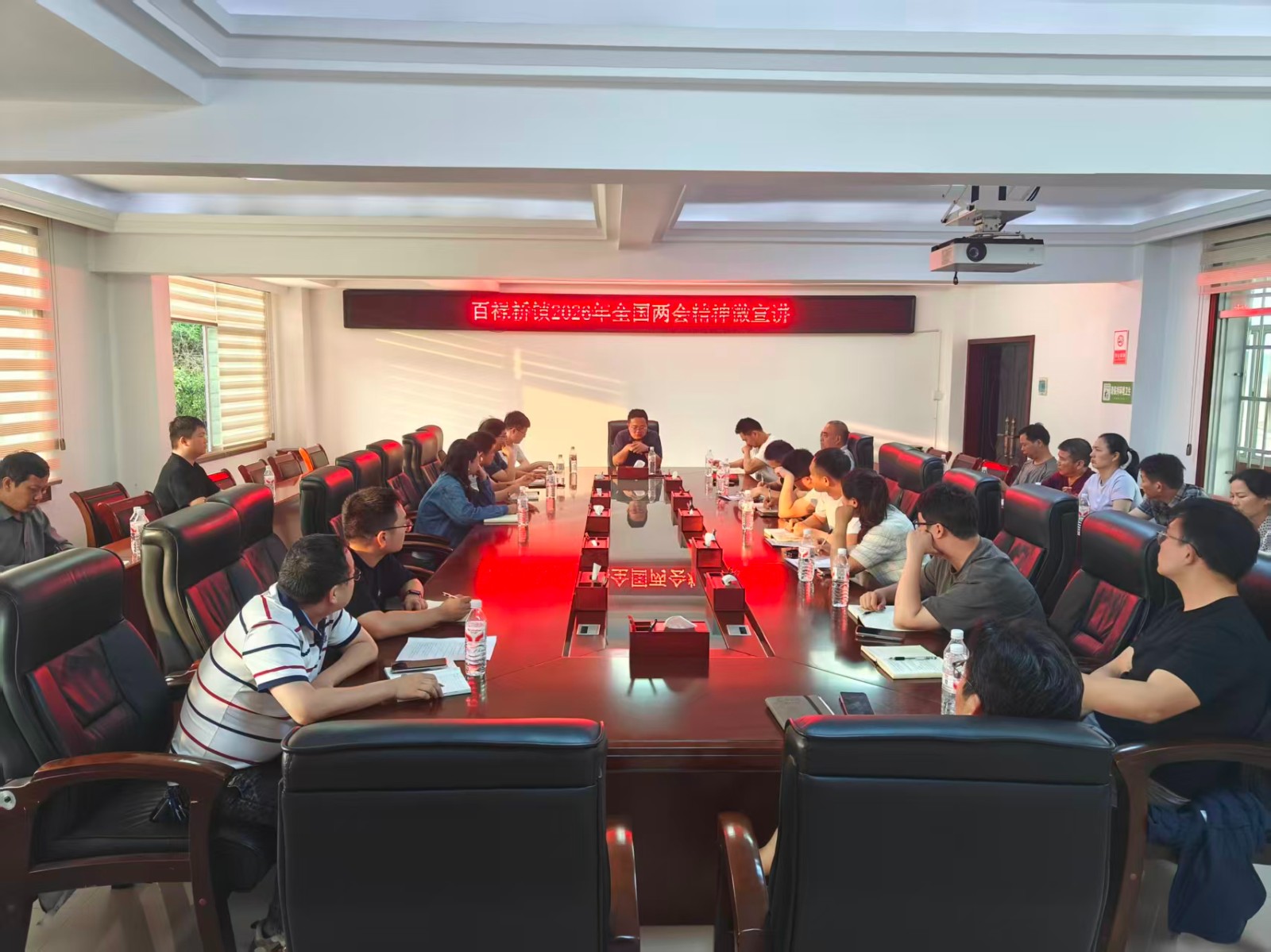 汉寿县百禄桥镇：开展全国两会微宣讲活动
