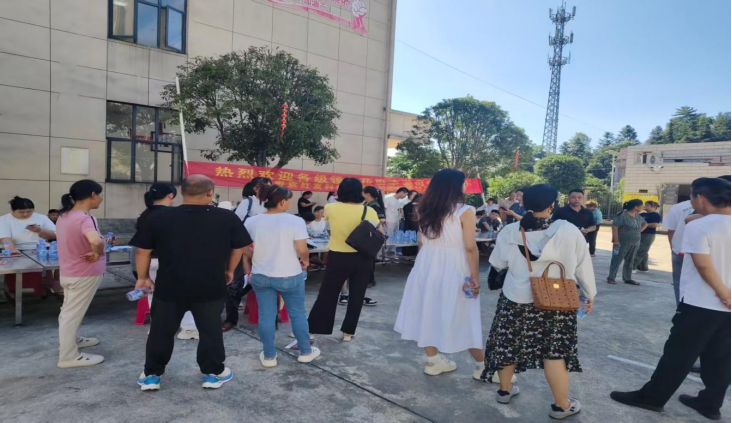 汉寿：跨乡镇联合招聘   搭好就业便民桥
