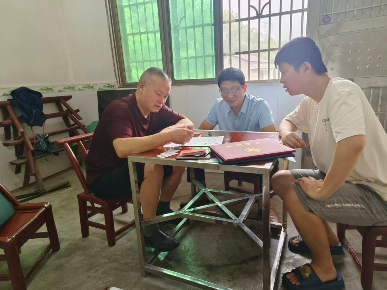 严把政审关口 淬炼优质兵员——军山铺镇有序推进征兵政治考核工作