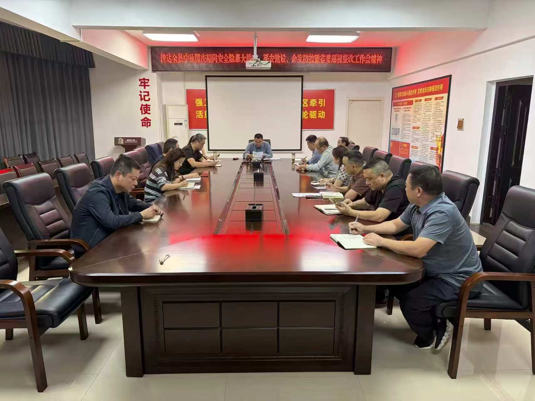 汉寿县公路建设养护中心： 大排查大整治，筑牢节假日道路交通安全底线