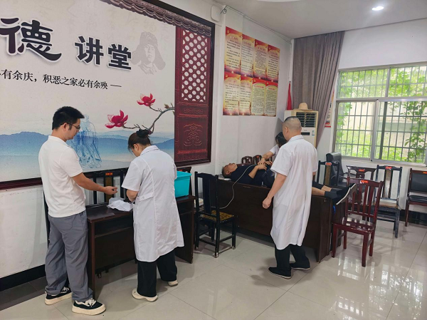 汉寿县罐头嘴镇：送医药下乡 情暖老兵心