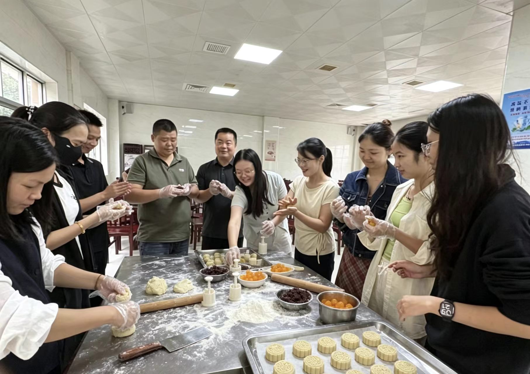 【我们的节日·中秋】汉寿县岩汪湖镇：传承中秋民俗，巧手共筑团圆