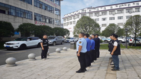 汉寿县太子庙镇开展烟花爆竹“打非治违”联合执法行动